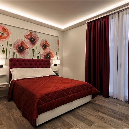 Petit Hotel Prato  Bagian luar foto